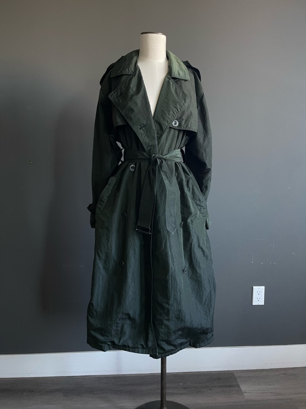 Olive Green Trench Coat Belted Lightweight Minimalist The Row Style Chic Paris